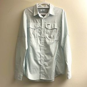 Men's Size Medium Columbia Omni-Shade Outdoor Antimicrobial Button Down Shirt